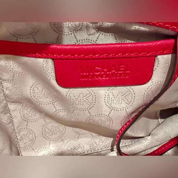 Michael Kors - Cynthia Saffiano Red Leather/Chained Accents/Satchel Bag LIKE NEW - Picture 11 of 16